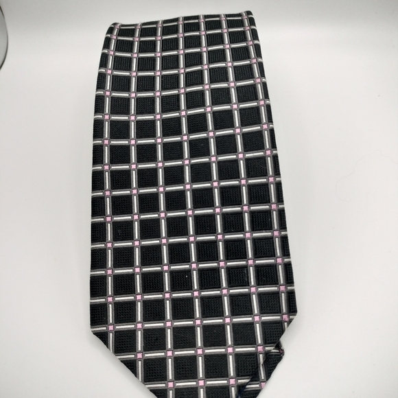 Daniel Cremieux Tie Mens Hand Made USA 100% Silk Geometric Black w/ Pink Long - Picture 2 of 10